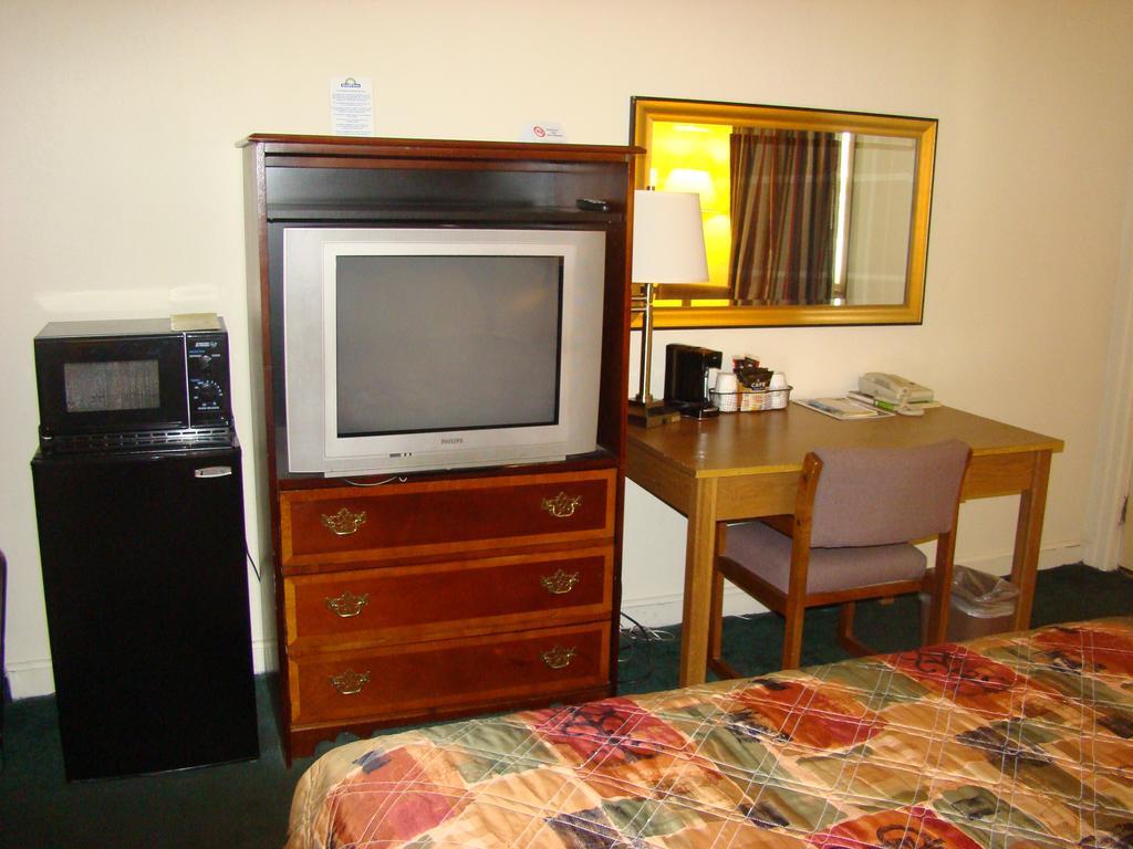 Aderi Hotel Near Bucknell University Lewisburg Room photo